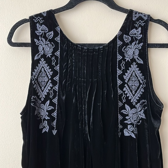 Johnny Was Black Velvet Pin tuck Embroidered Sleeveless mini Shift Dress size M - Picture 6 of 8
